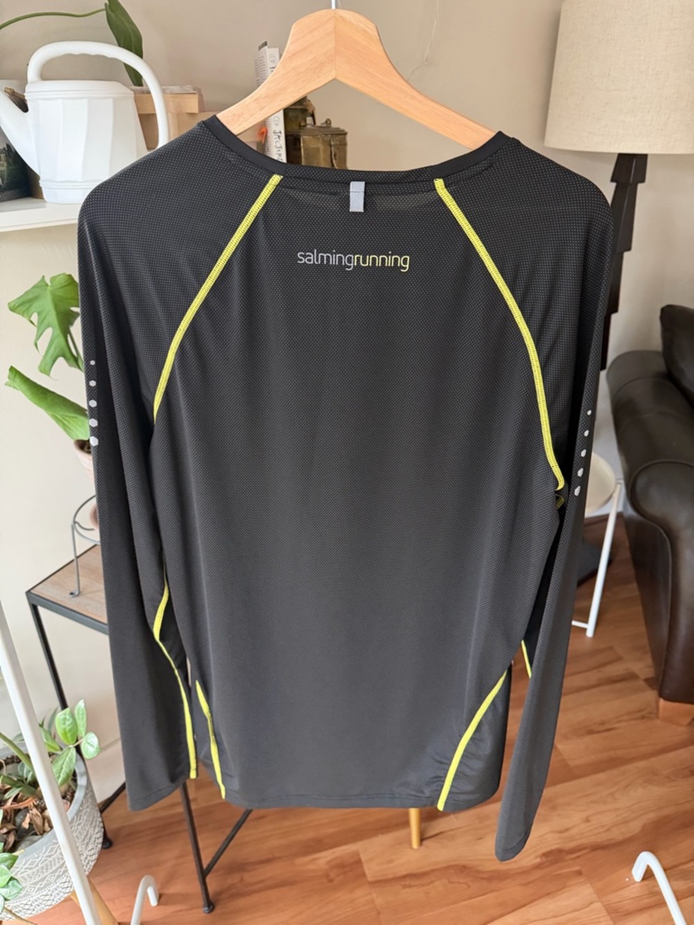 Salming Vented Running Performance Top with Neon Accents - Picture 4 of 6